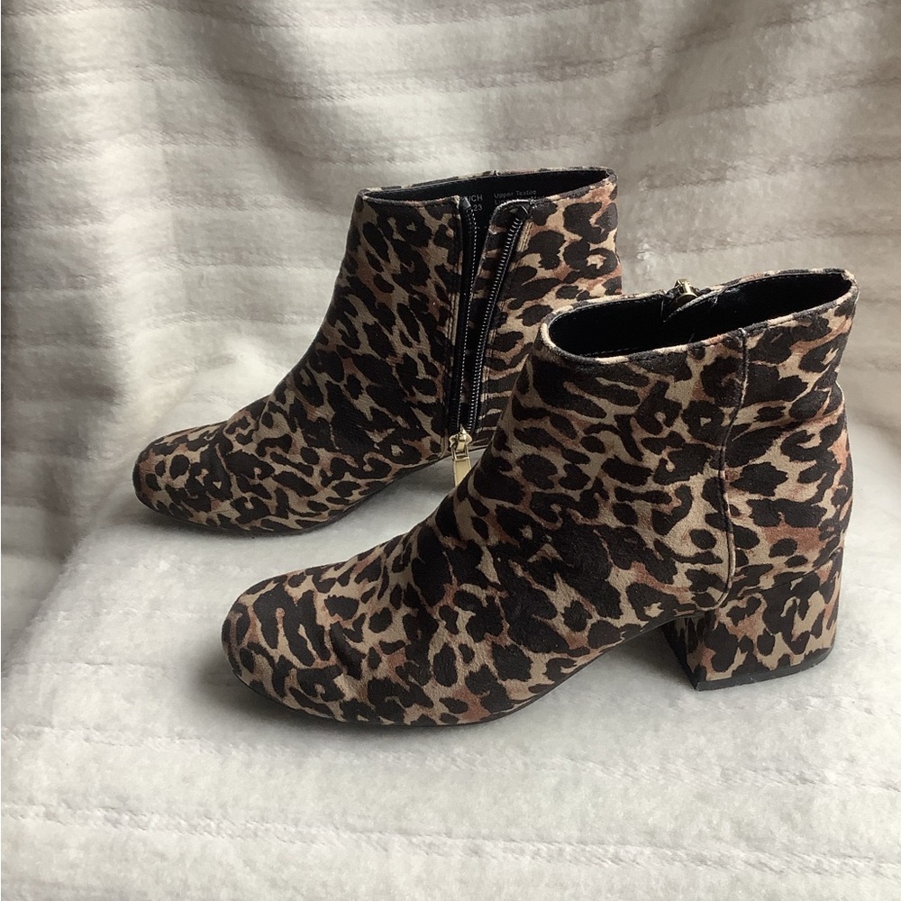 Reaction Kenneth Cole Brown and Black Ankle Booties